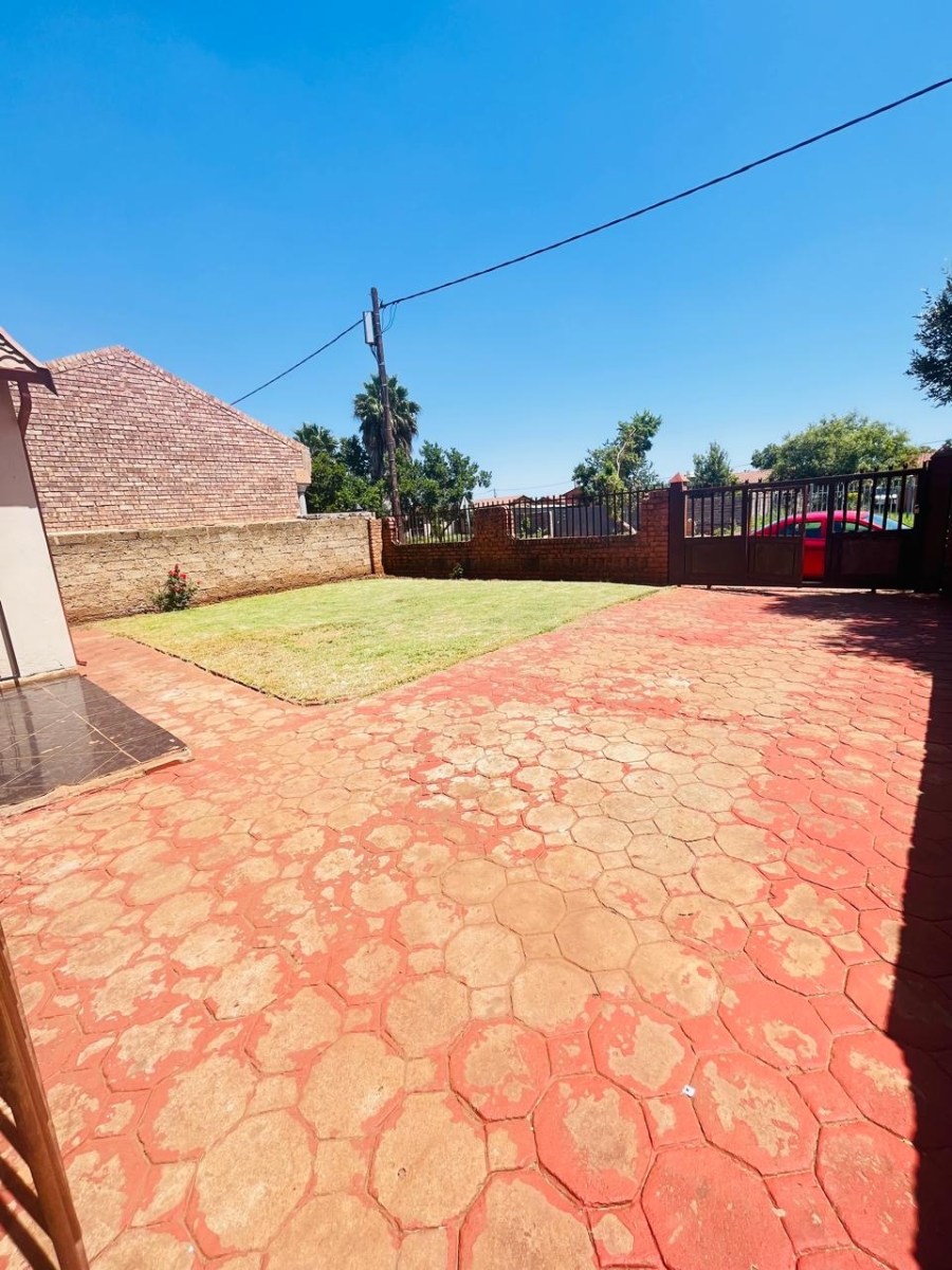 2 Bedroom Property for Sale in Soshanguve XX Gauteng