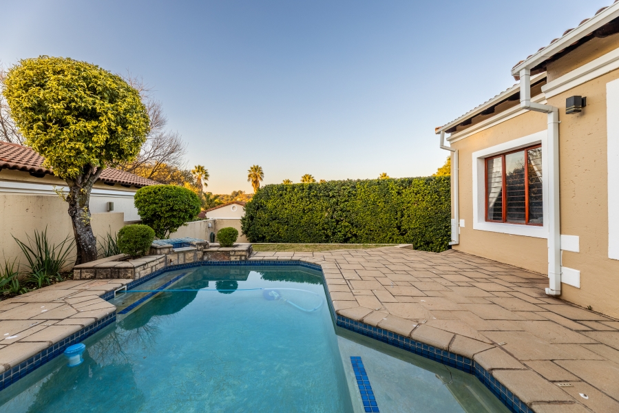 3 Bedroom Property for Sale in Lonehill Gauteng