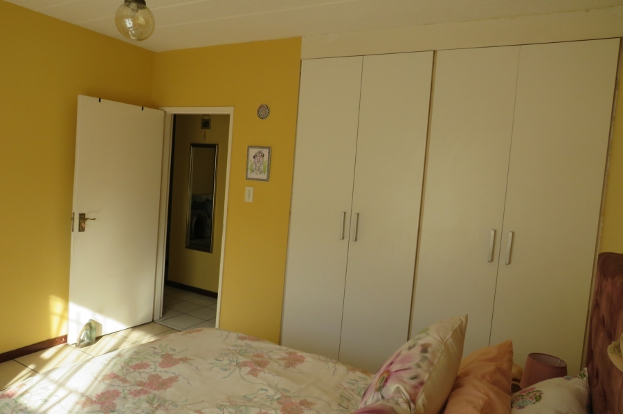 To Let 2 Bedroom Property for Rent in Buccleuch Gauteng