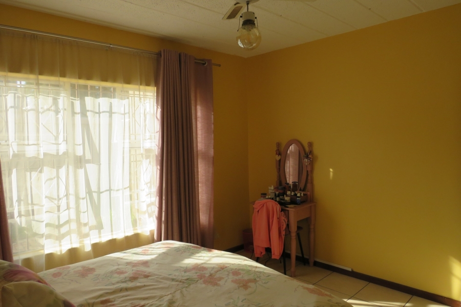 To Let 2 Bedroom Property for Rent in Buccleuch Gauteng