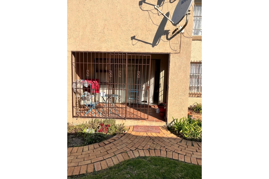 To Let 2 Bedroom Property for Rent in Buccleuch Gauteng