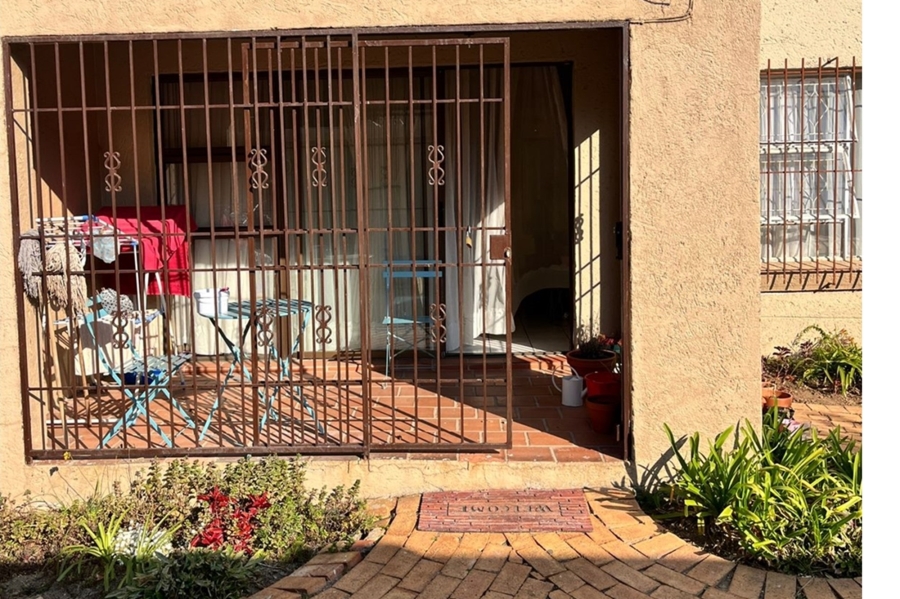 To Let 2 Bedroom Property for Rent in Buccleuch Gauteng