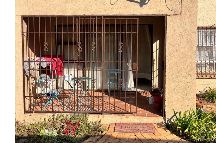 To Let 2 Bedroom Property for Rent in Buccleuch Gauteng