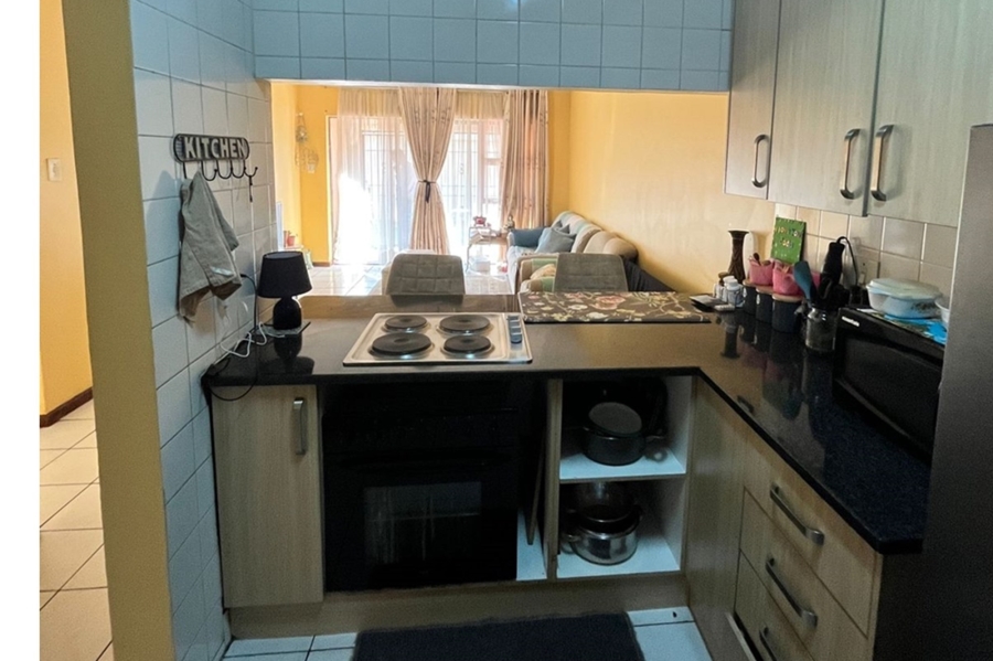 To Let 2 Bedroom Property for Rent in Buccleuch Gauteng