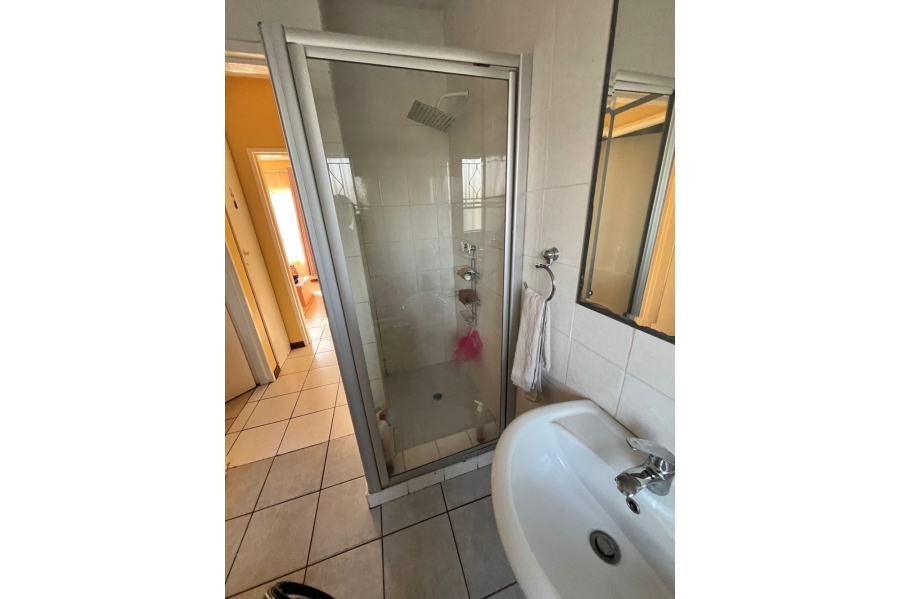 To Let 2 Bedroom Property for Rent in Buccleuch Gauteng