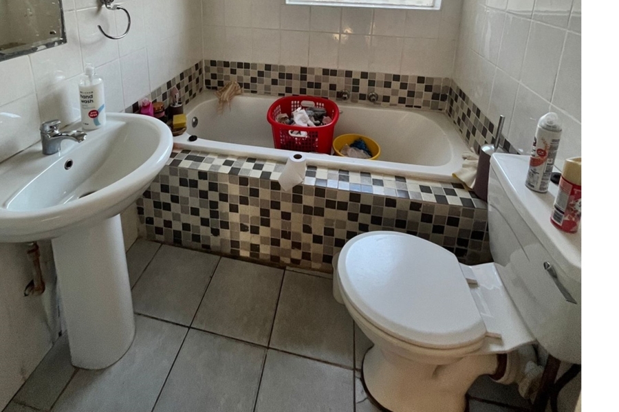 To Let 2 Bedroom Property for Rent in Buccleuch Gauteng