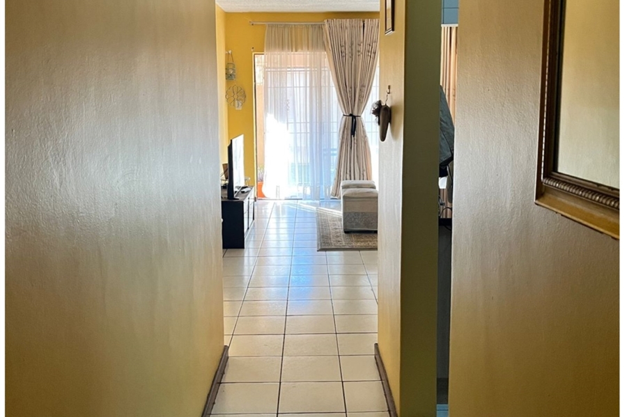To Let 2 Bedroom Property for Rent in Buccleuch Gauteng