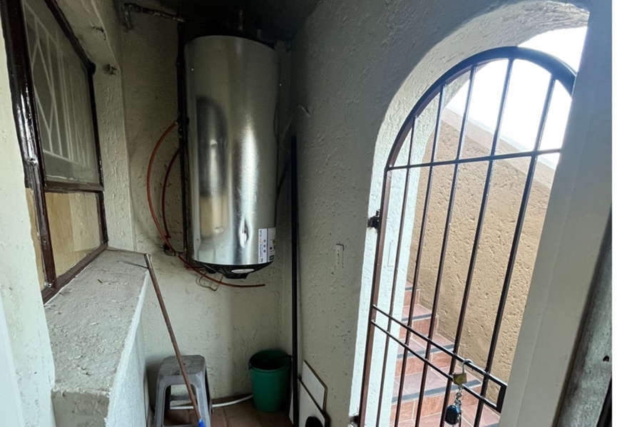 To Let 2 Bedroom Property for Rent in Buccleuch Gauteng