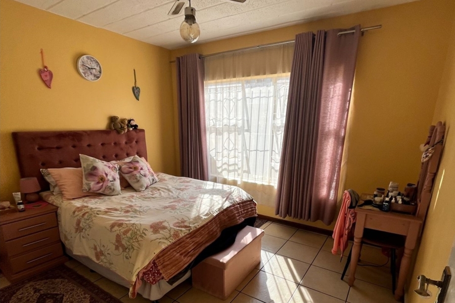 To Let 2 Bedroom Property for Rent in Buccleuch Gauteng