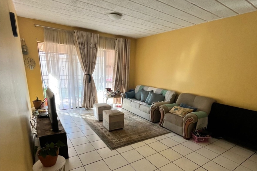 To Let 2 Bedroom Property for Rent in Buccleuch Gauteng