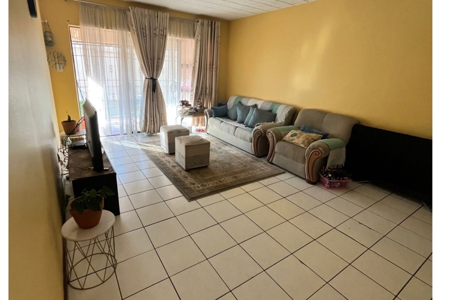 To Let 2 Bedroom Property for Rent in Buccleuch Gauteng