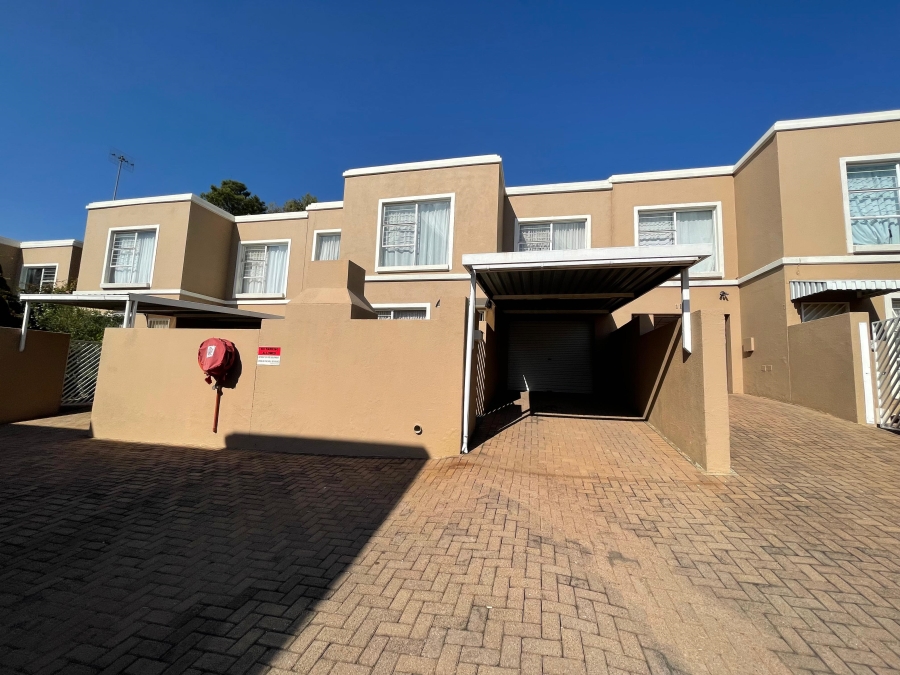 3 Bedroom Property for Sale in Radiokop Gauteng
