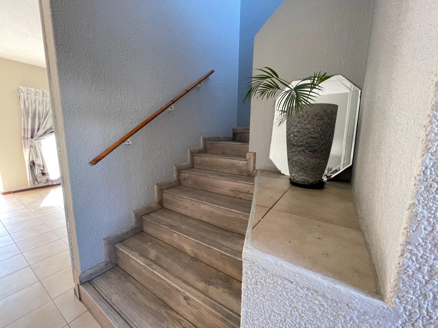 3 Bedroom Property for Sale in Radiokop Gauteng