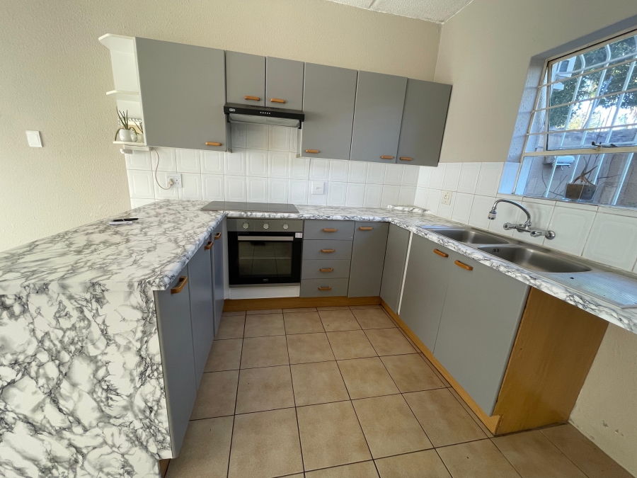 3 Bedroom Property for Sale in Radiokop Gauteng