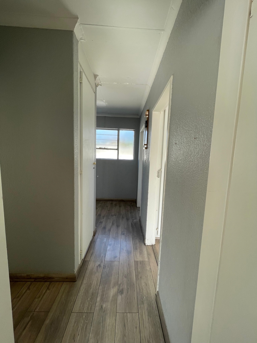 3 Bedroom Property for Sale in Radiokop Gauteng
