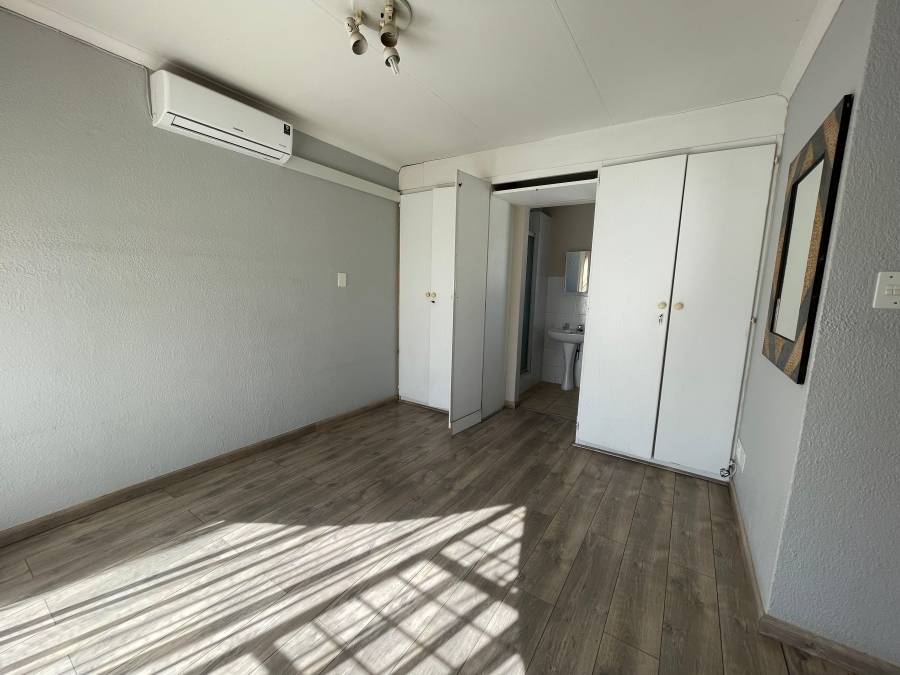 3 Bedroom Property for Sale in Radiokop Gauteng