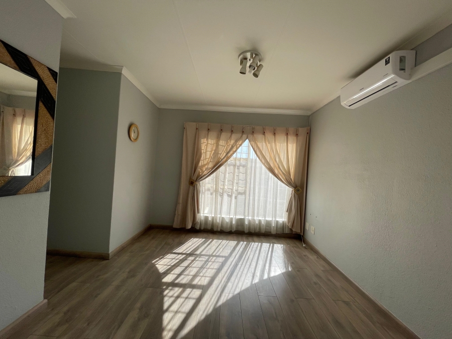 3 Bedroom Property for Sale in Radiokop Gauteng
