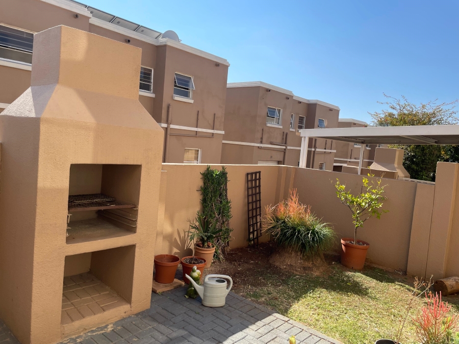 3 Bedroom Property for Sale in Radiokop Gauteng