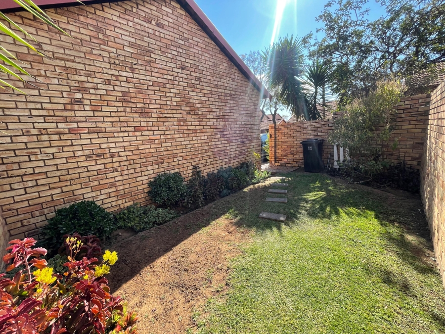 3 Bedroom Property for Sale in Wilgeheuwel Gauteng