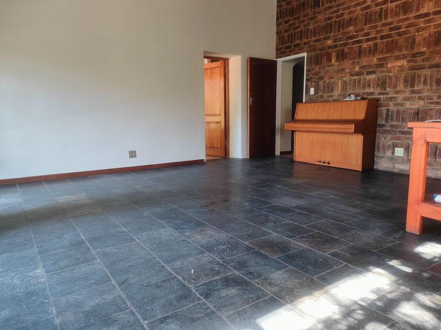 To Let 2 Bedroom Property for Rent in Val de Grace Gauteng