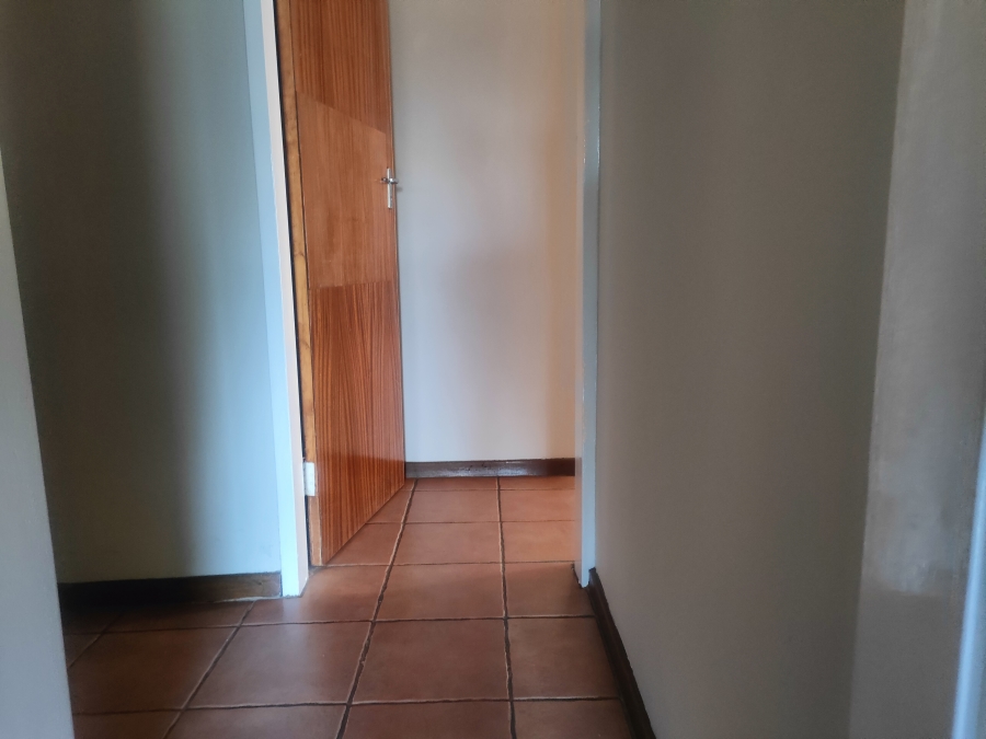 To Let 2 Bedroom Property for Rent in Val de Grace Gauteng