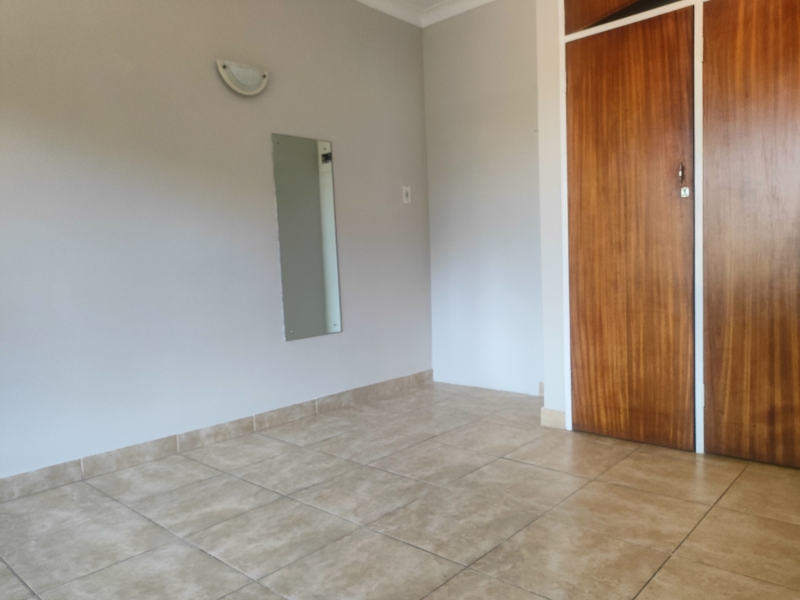 To Let 2 Bedroom Property for Rent in Val de Grace Gauteng
