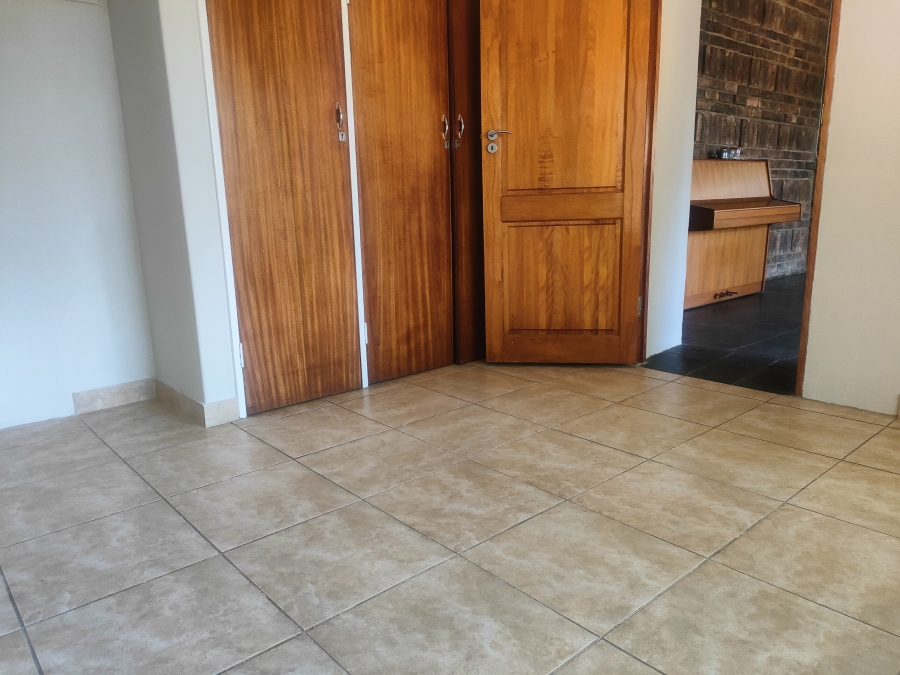 To Let 2 Bedroom Property for Rent in Val de Grace Gauteng
