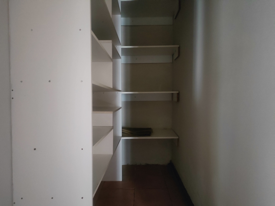To Let 2 Bedroom Property for Rent in Val de Grace Gauteng