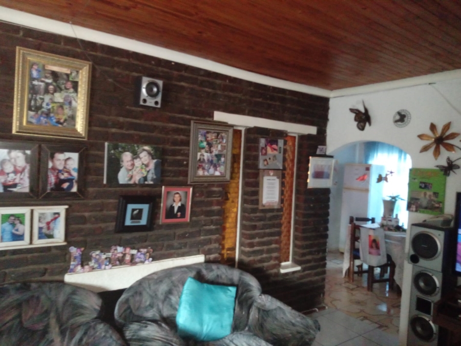 5 Bedroom Property for Sale in Birch Acres Gauteng