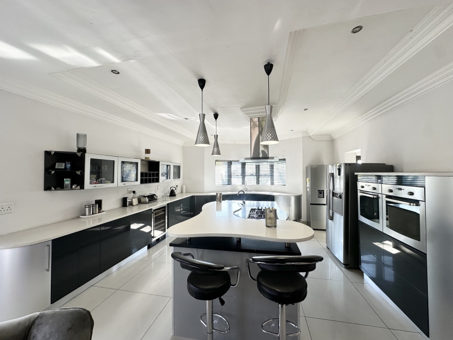 5 Bedroom Property for Sale in Thatchfield Estate Gauteng