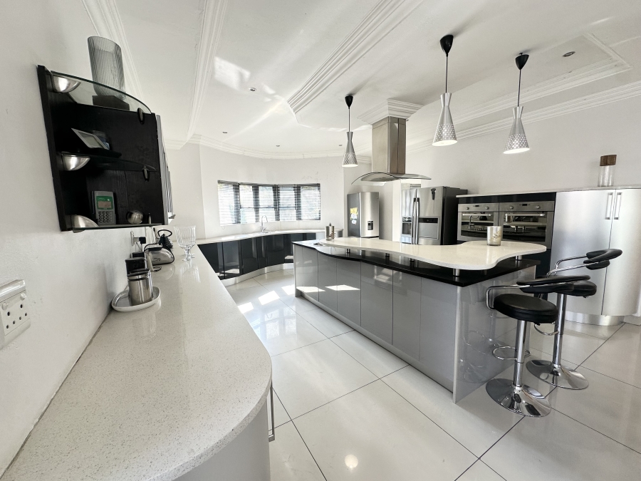 5 Bedroom Property for Sale in Thatchfield Estate Gauteng