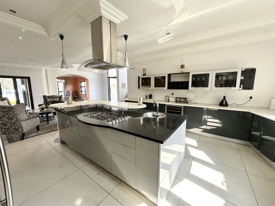 5 Bedroom Property for Sale in Thatchfield Estate Gauteng