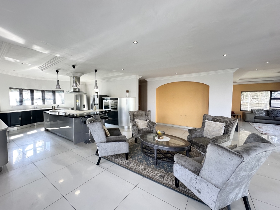 5 Bedroom Property for Sale in Thatchfield Estate Gauteng