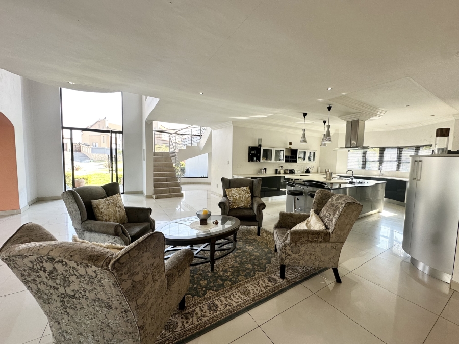 5 Bedroom Property for Sale in Thatchfield Estate Gauteng