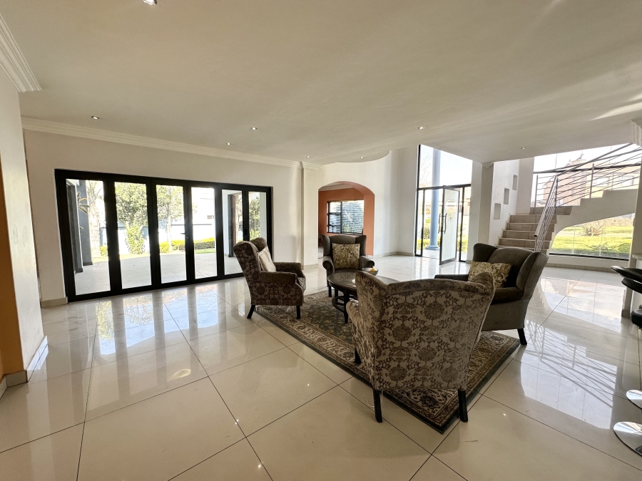 5 Bedroom Property for Sale in Thatchfield Estate Gauteng