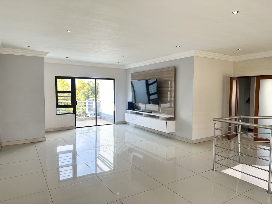5 Bedroom Property for Sale in Thatchfield Estate Gauteng