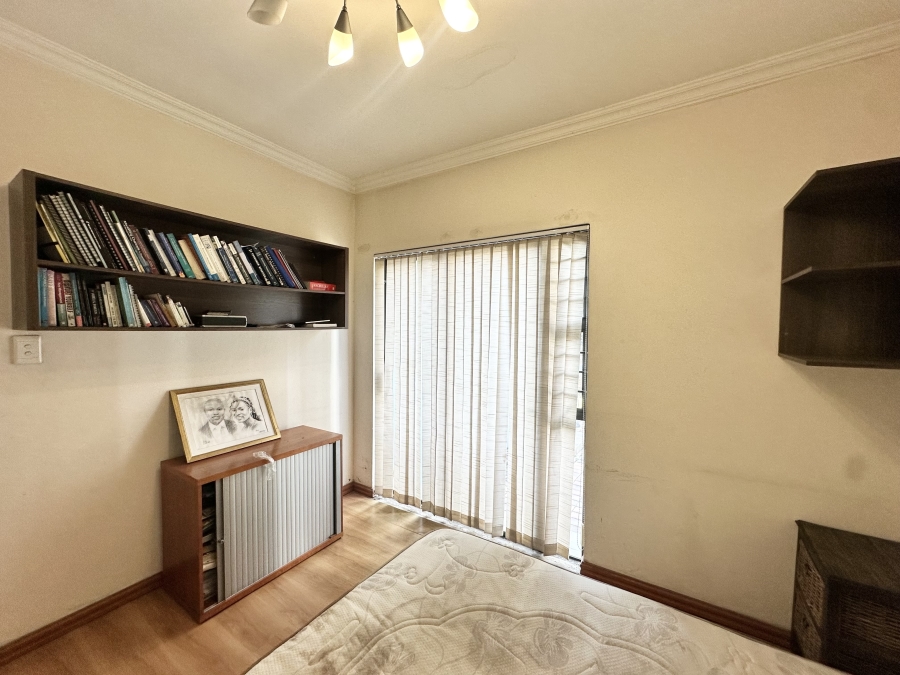 5 Bedroom Property for Sale in Thatchfield Estate Gauteng