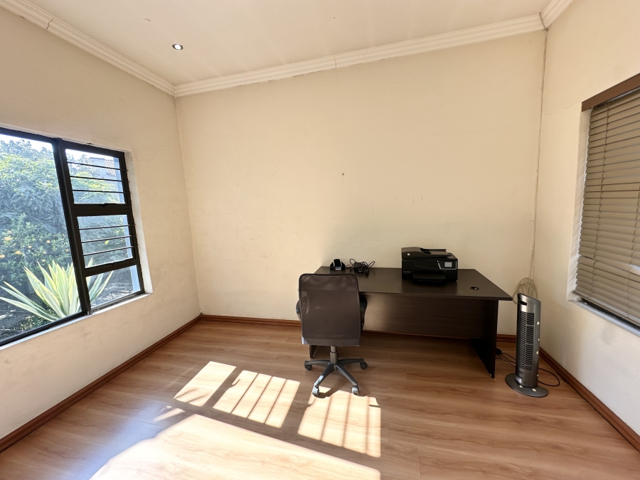 5 Bedroom Property for Sale in Thatchfield Estate Gauteng