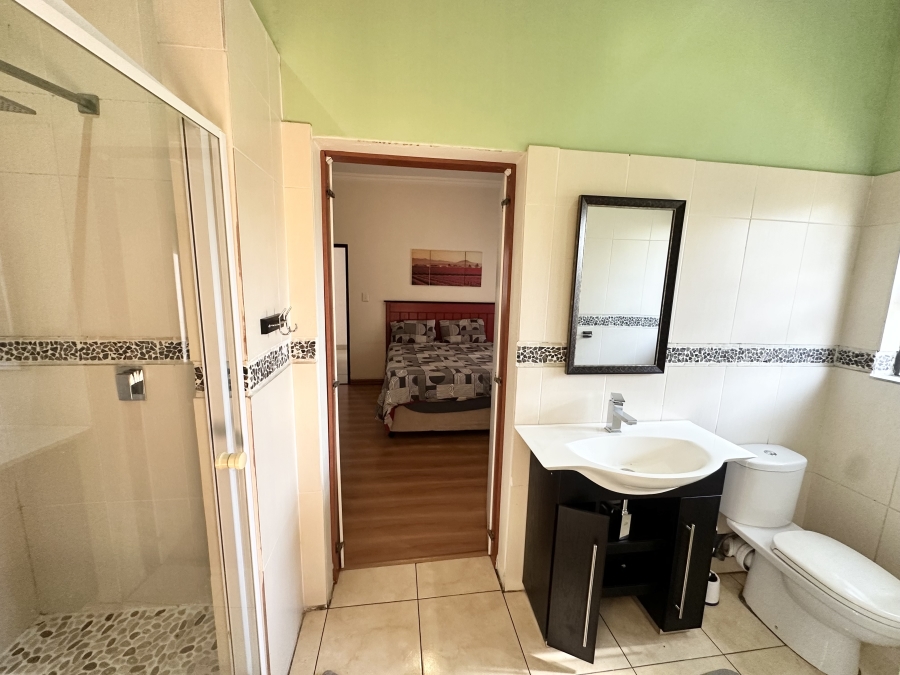 5 Bedroom Property for Sale in Thatchfield Estate Gauteng