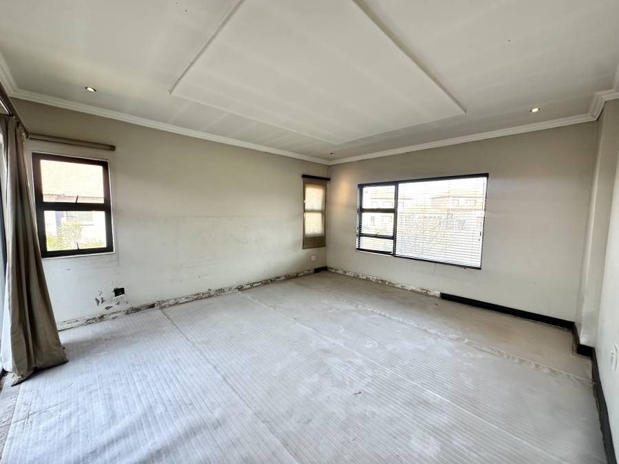 5 Bedroom Property for Sale in Thatchfield Estate Gauteng