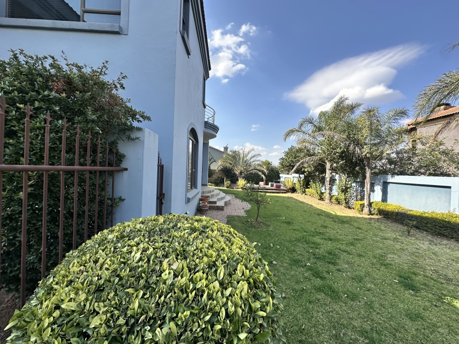 5 Bedroom Property for Sale in Thatchfield Estate Gauteng