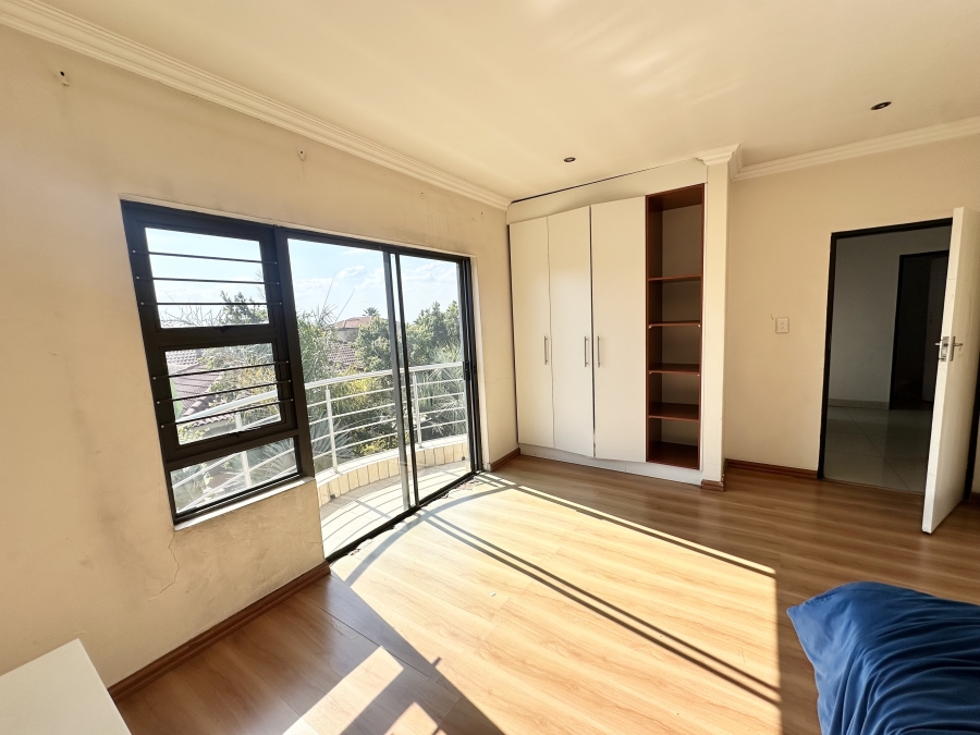 5 Bedroom Property for Sale in Thatchfield Estate Gauteng