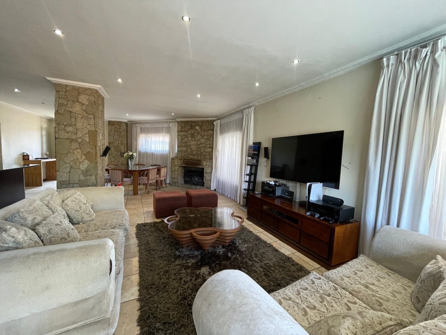 4 Bedroom Property for Sale in Willowbrook Gauteng