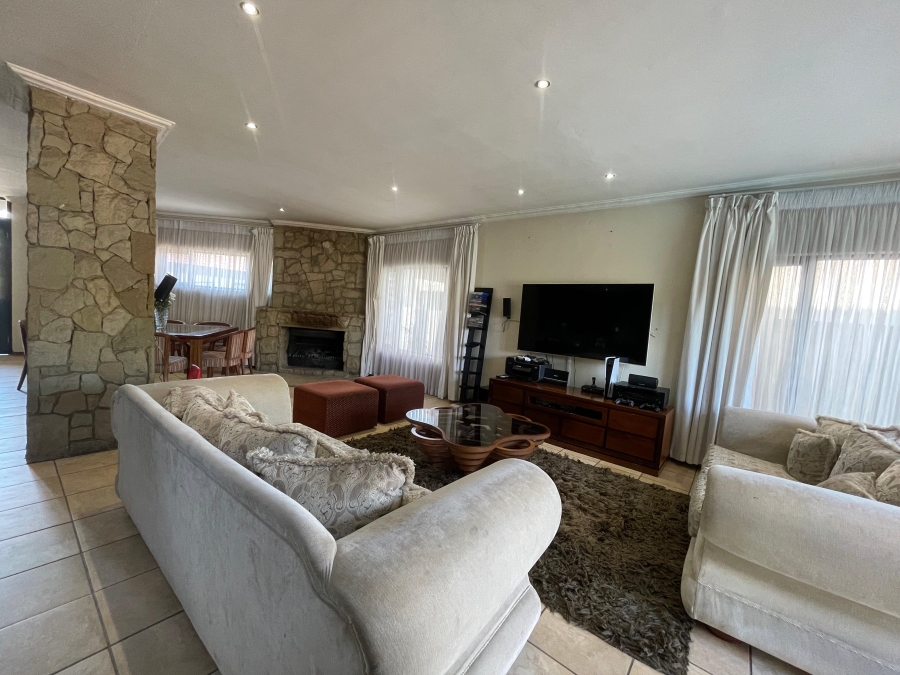 4 Bedroom Property for Sale in Willowbrook Gauteng