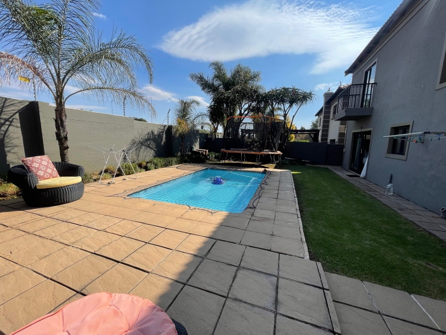 4 Bedroom Property for Sale in Willowbrook Gauteng