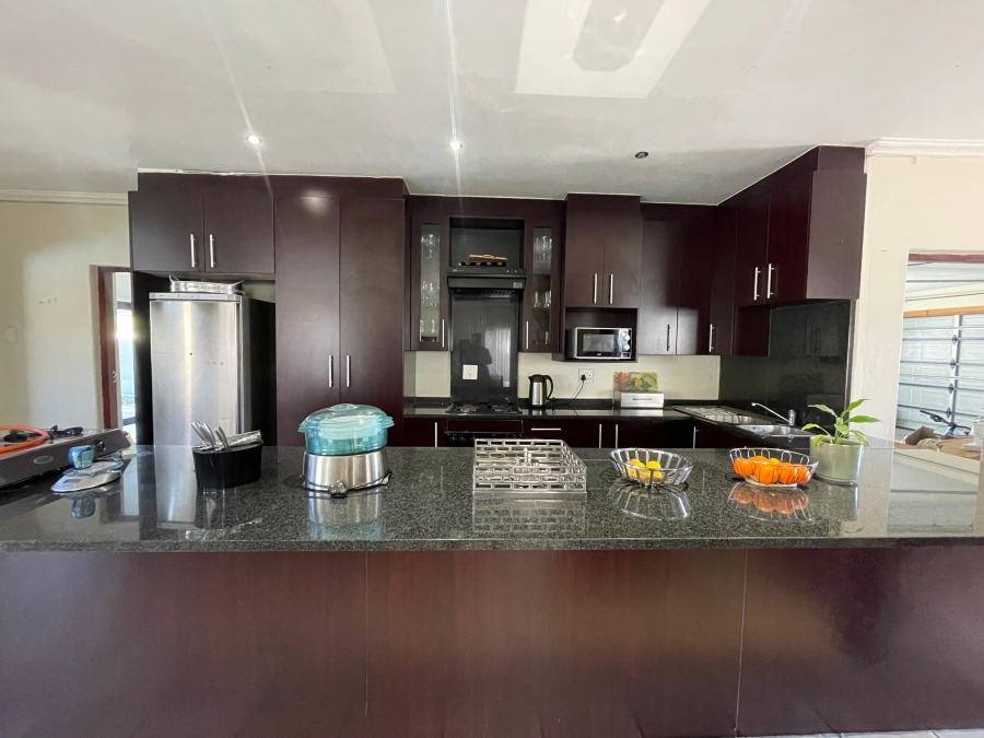 4 Bedroom Property for Sale in Willowbrook Gauteng