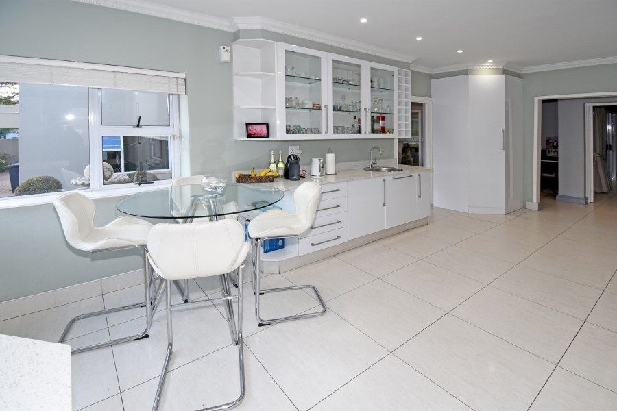 4 Bedroom Property for Sale in Benmore Gardens Gauteng