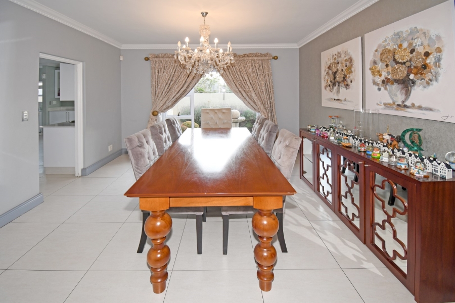 4 Bedroom Property for Sale in Benmore Gardens Gauteng