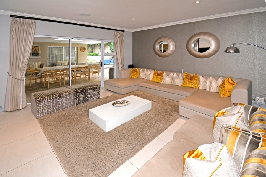4 Bedroom Property for Sale in Benmore Gardens Gauteng