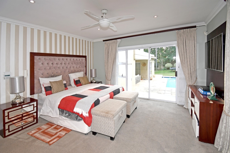 4 Bedroom Property for Sale in Benmore Gardens Gauteng
